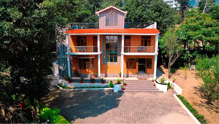 Bird House: Unwind in Style with Stunning Valley View
